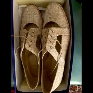 SOLD.      Stuart Weitzman Keyman oxfords.